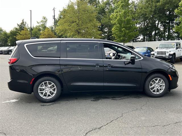 new 2025 Chrysler Pacifica car, priced at $39,791