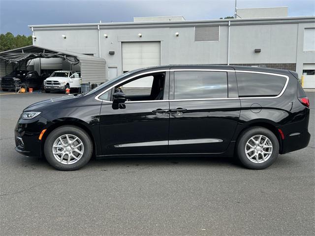 new 2025 Chrysler Pacifica car, priced at $39,791