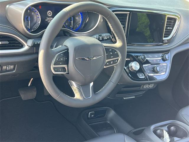 new 2025 Chrysler Pacifica car, priced at $38,700