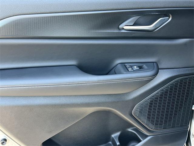new 2025 Jeep Grand Cherokee L car, priced at $39,480