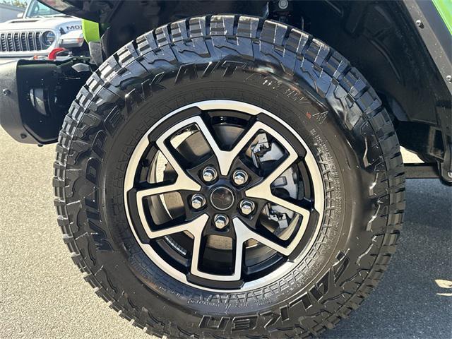 new 2025 Jeep Gladiator car, priced at $52,401