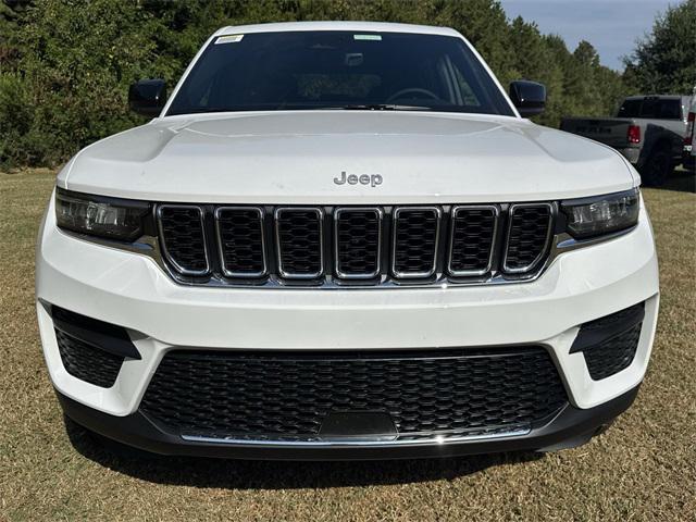 new 2025 Jeep Grand Cherokee car, priced at $33,825