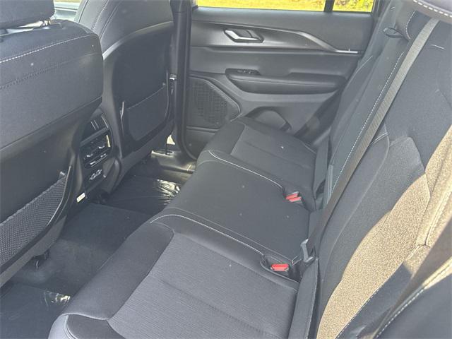 new 2025 Jeep Grand Cherokee car, priced at $33,825