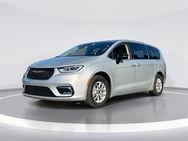 used 2024 Chrysler Pacifica car, priced at $30,499
