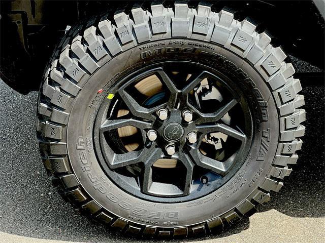 new 2025 Jeep Gladiator car, priced at $43,073