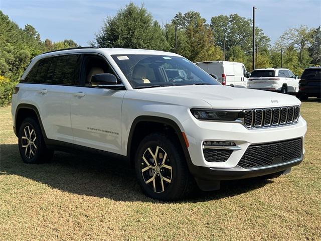new 2025 Jeep Grand Cherokee car, priced at $36,400