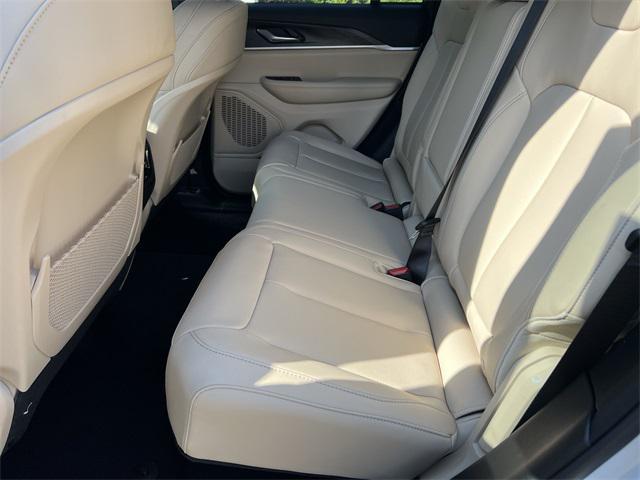 new 2025 Jeep Grand Cherokee car, priced at $36,400