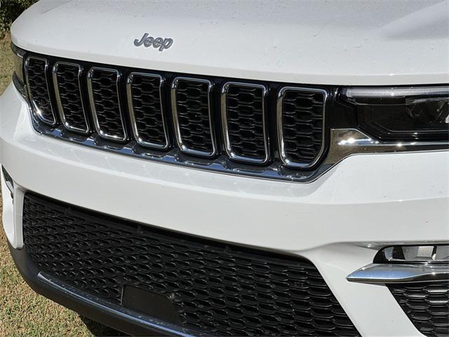 new 2025 Jeep Grand Cherokee car, priced at $36,400