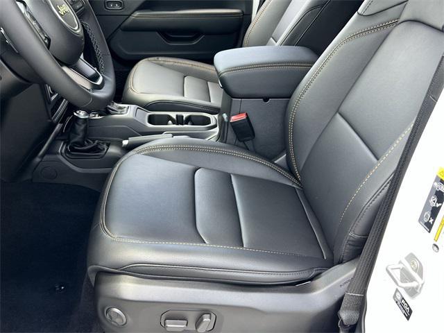 new 2025 Jeep Gladiator car, priced at $41,837