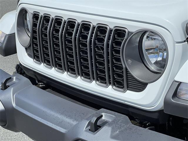 new 2025 Jeep Gladiator car, priced at $41,837