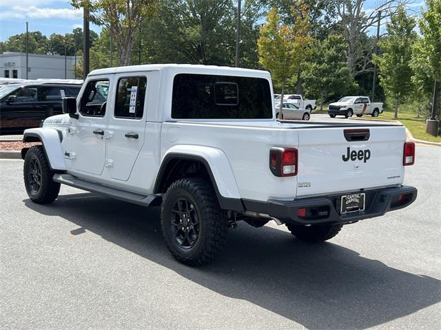 new 2025 Jeep Gladiator car, priced at $41,837