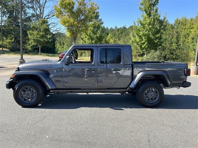 new 2025 Jeep Gladiator car, priced at $39,600