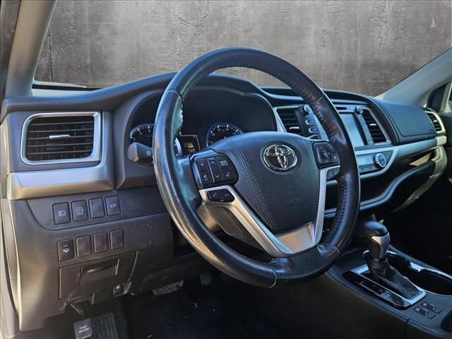 used 2019 Toyota Highlander car, priced at $27,580