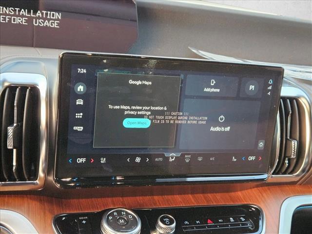 new 2025 Ford Expedition car, priced at $82,901