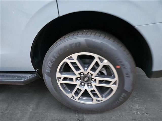 new 2025 Ford Expedition car, priced at $67,293