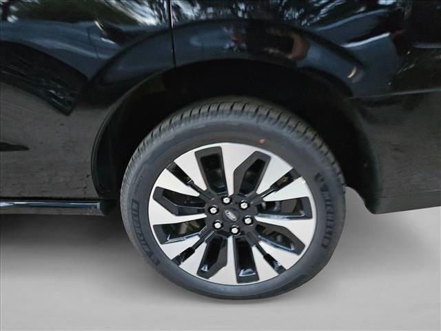 new 2025 Ford Expedition car, priced at $77,687