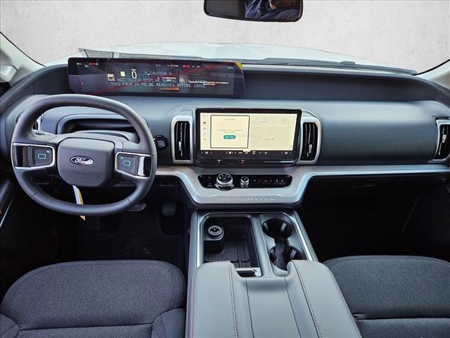 new 2025 Ford Expedition car, priced at $61,090