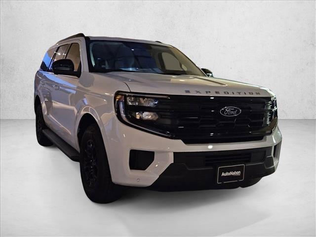new 2025 Ford Expedition car, priced at $61,090