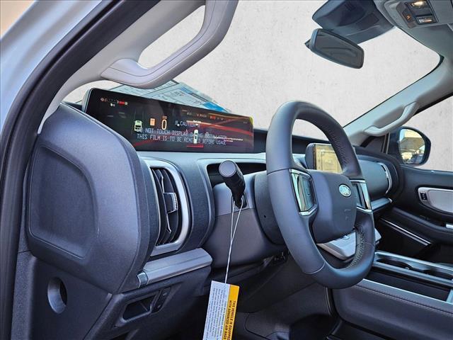 new 2025 Ford Expedition car, priced at $61,090