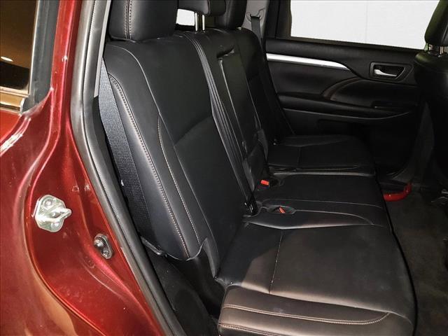 used 2019 Toyota Highlander Hybrid car, priced at $24,895