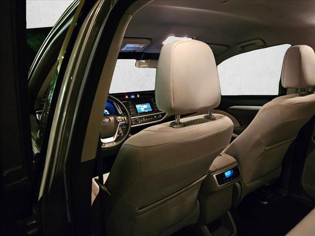 used 2018 Toyota Highlander car, priced at $21,995