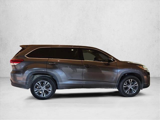 used 2018 Toyota Highlander car, priced at $21,995