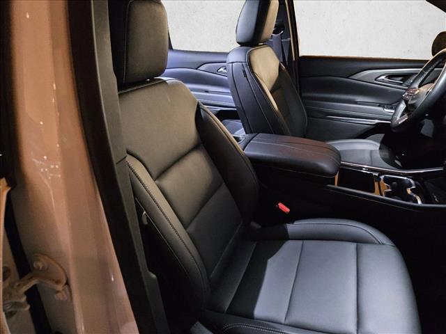 used 2025 Chevrolet Traverse car, priced at $36,525