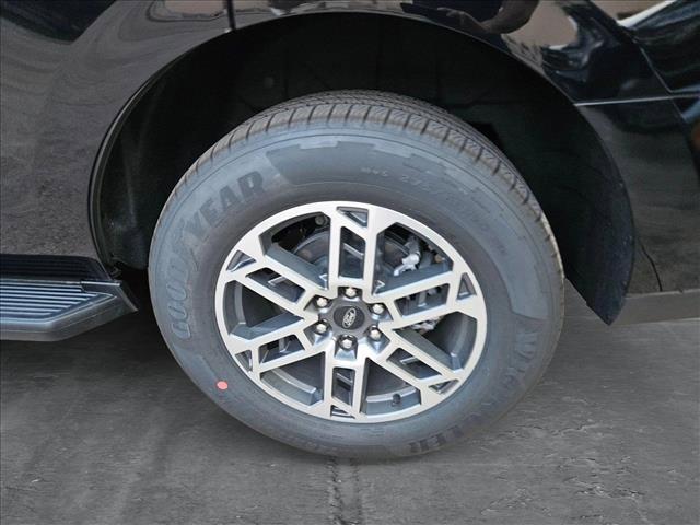 new 2025 Ford Expedition car, priced at $66,358