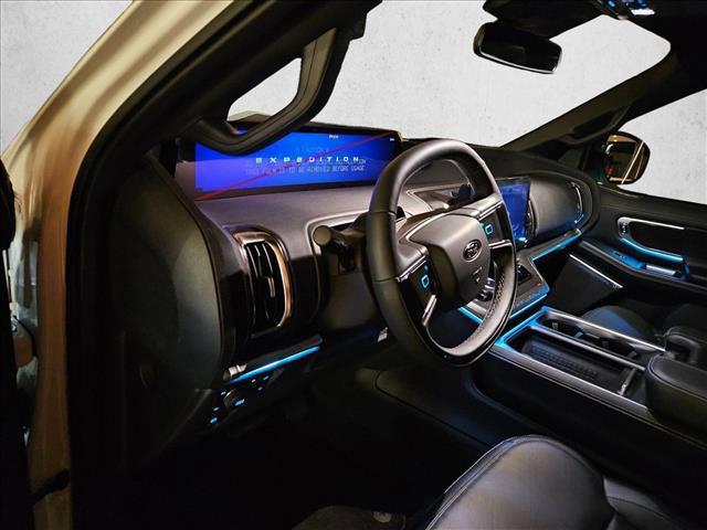 new 2025 Ford Expedition car, priced at $79,832