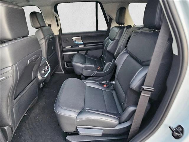 new 2025 Ford Expedition car, priced at $77,114
