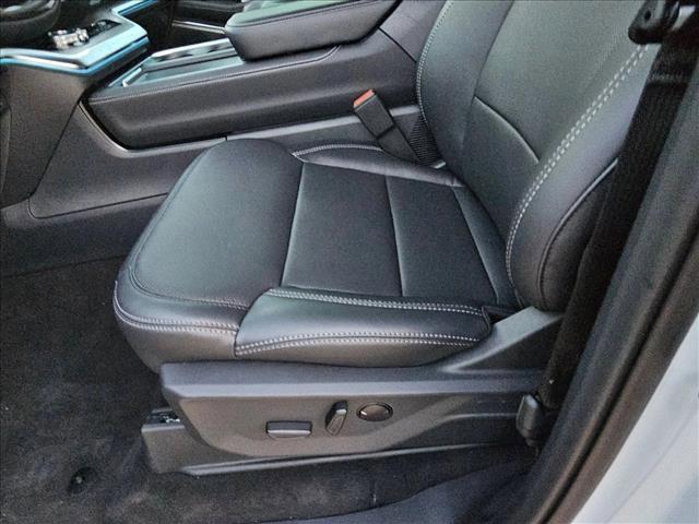 new 2025 Ford Expedition car, priced at $77,114