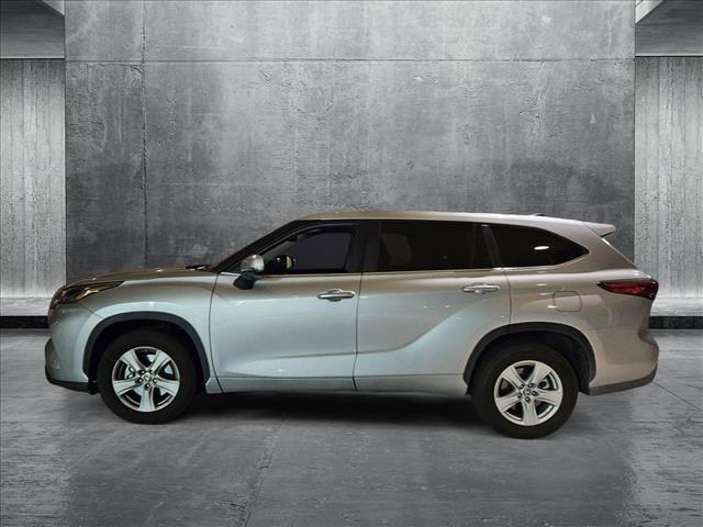 used 2023 Toyota Highlander car, priced at $31,597