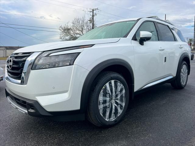 new 2025 Nissan Pathfinder car, priced at $53,580