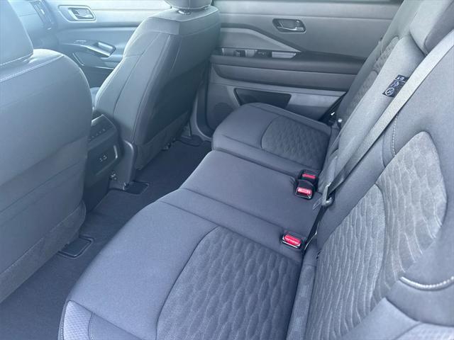 new 2025 Nissan Pathfinder car, priced at $41,012