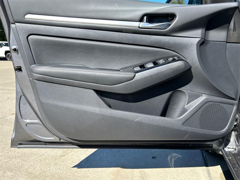 new 2025 Nissan Altima car, priced at $33,599