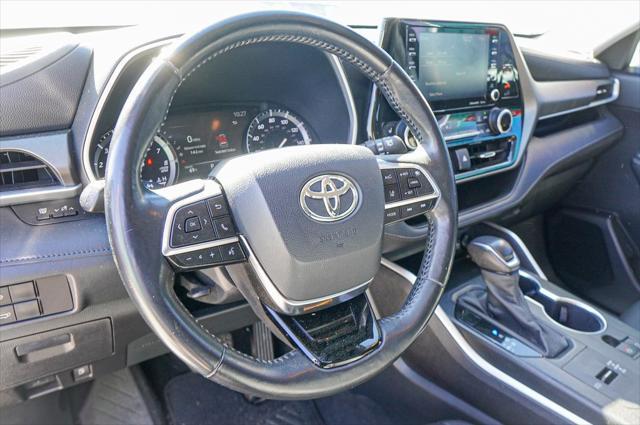 used 2020 Toyota Highlander car, priced at $26,145