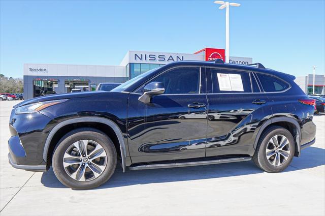 used 2020 Toyota Highlander car, priced at $26,145