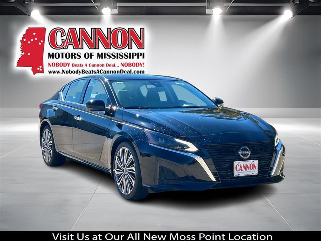 new 2025 Nissan Altima car, priced at $32,999