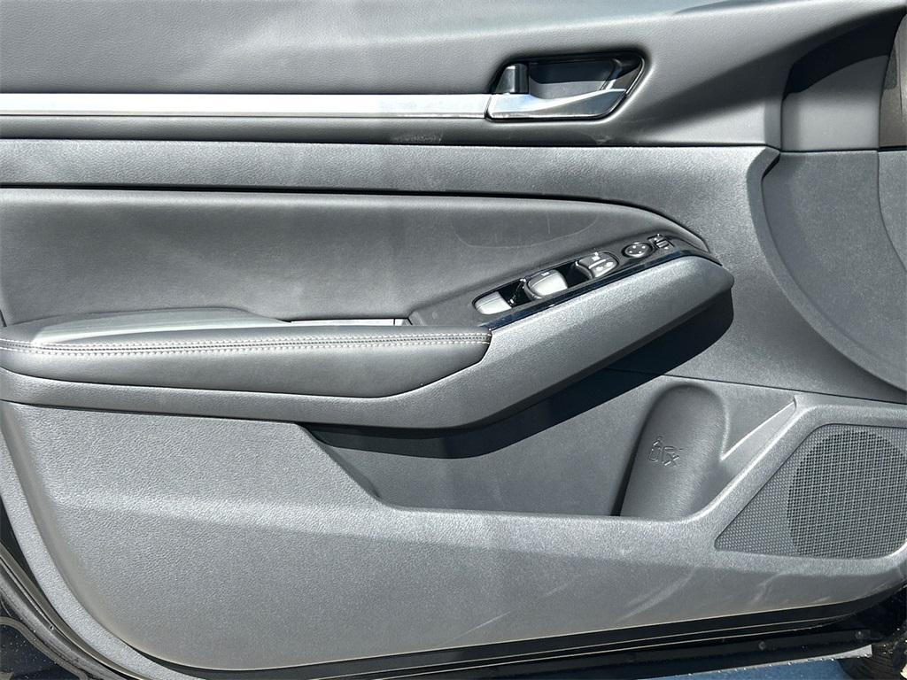 new 2025 Nissan Altima car, priced at $32,999