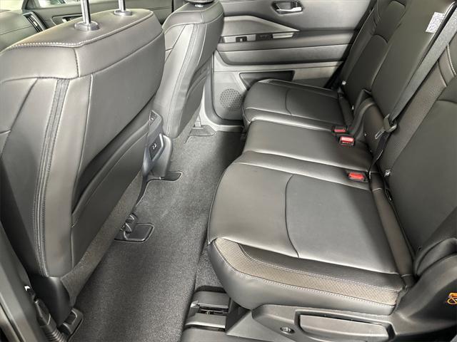 new 2025 Nissan Pathfinder car, priced at $40,378