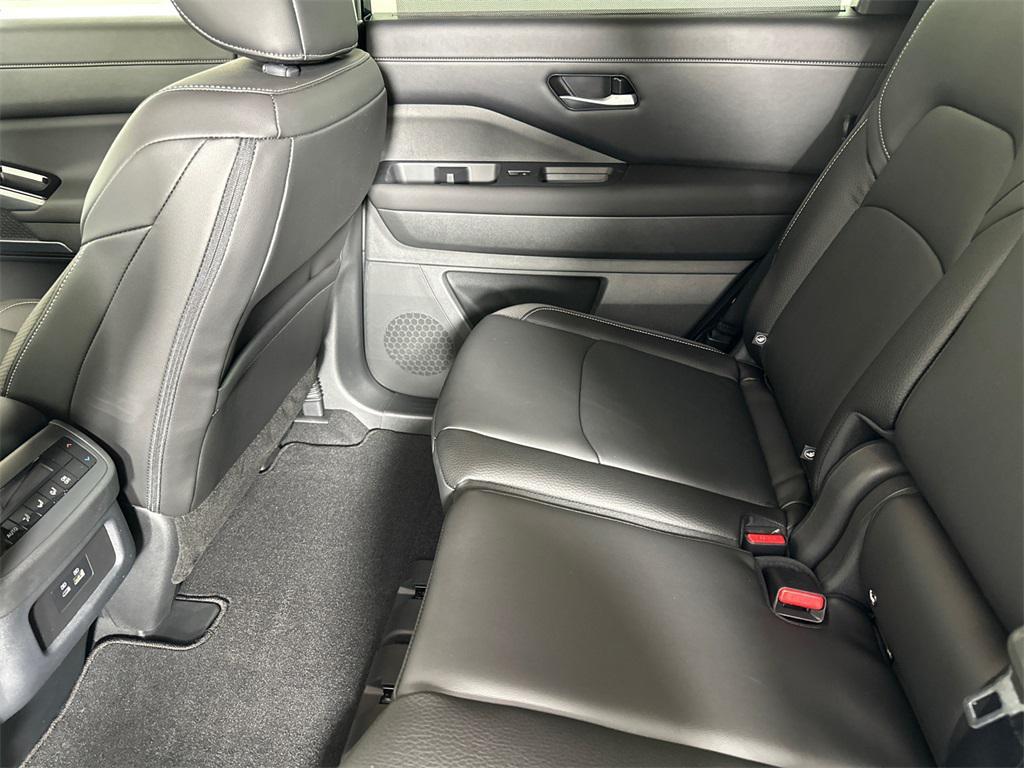 new 2025 Nissan Pathfinder car, priced at $40,954