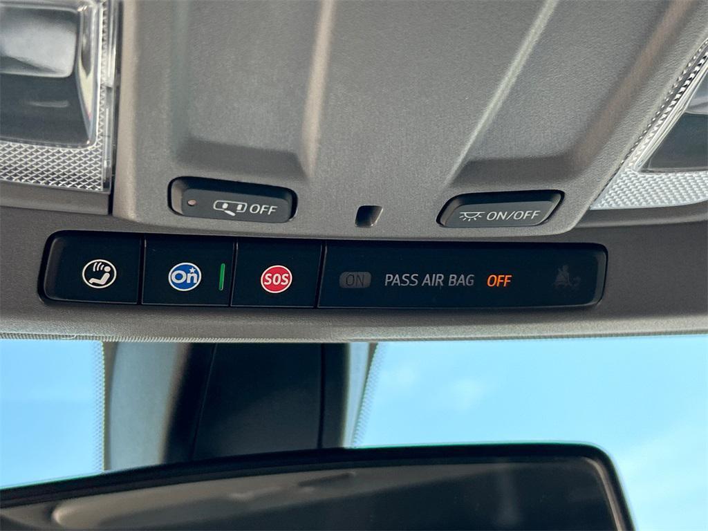 used 2022 Chevrolet Silverado 1500 car, priced at $32,043