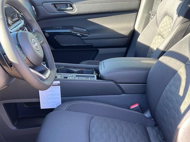 new 2025 Nissan Pathfinder car, priced at $40,693