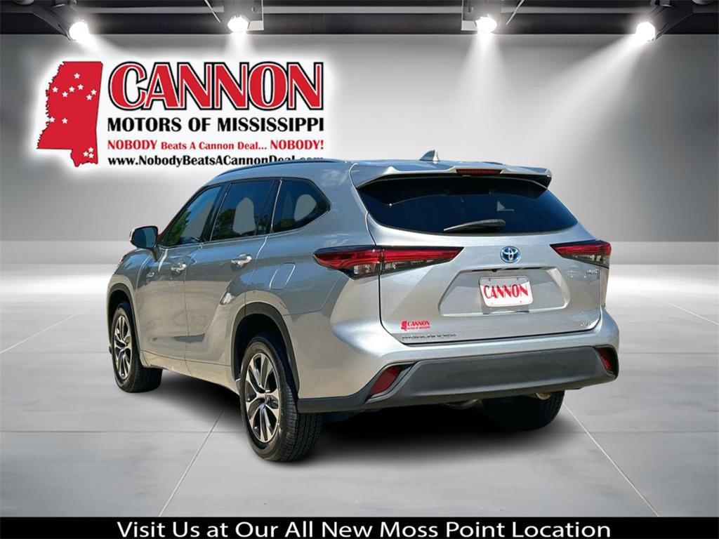used 2021 Toyota Highlander Hybrid car, priced at $35,438