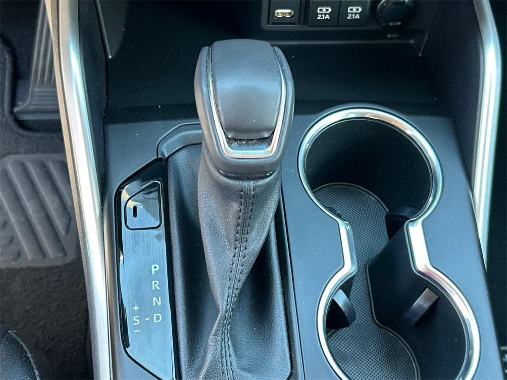 used 2021 Toyota Highlander Hybrid car, priced at $35,438