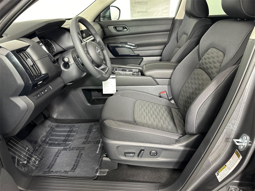 new 2025 Nissan Pathfinder car, priced at $38,382