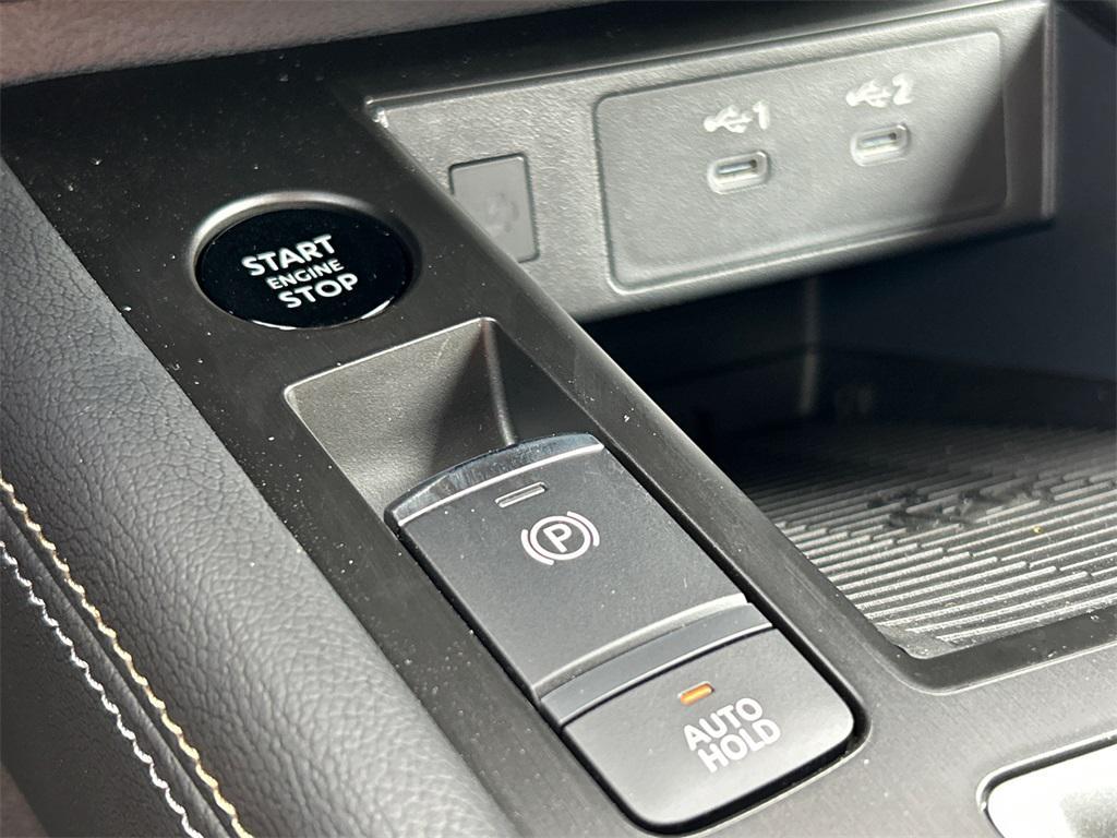 new 2025 Nissan Kicks car, priced at $25,299