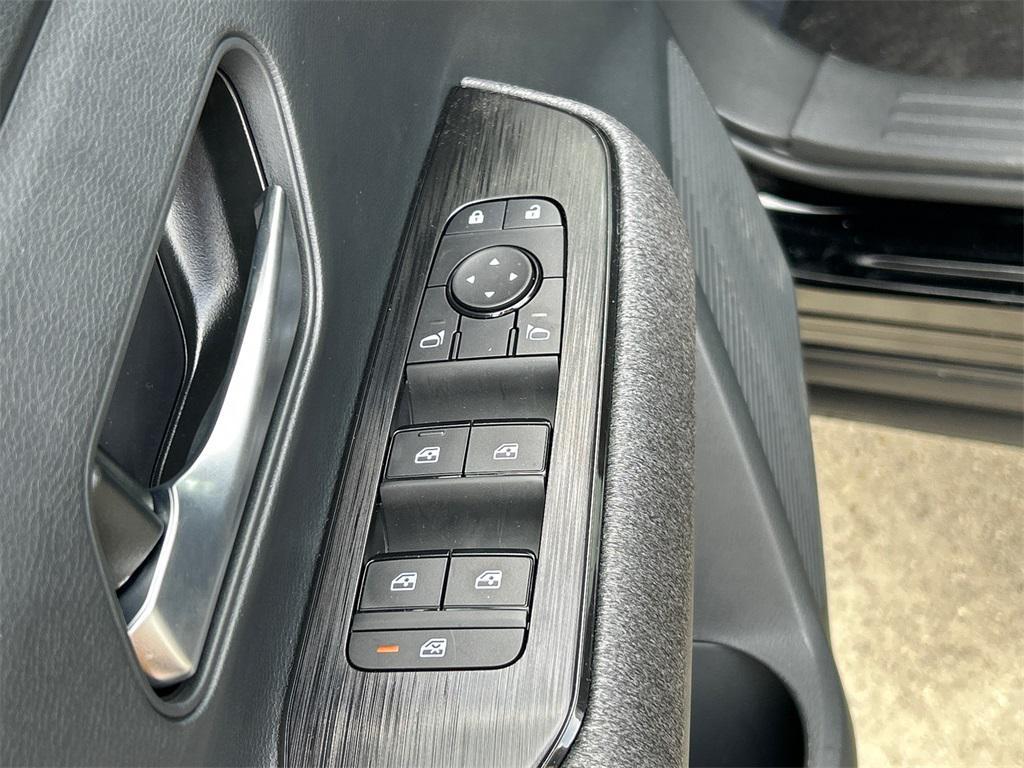 new 2025 Nissan Kicks car, priced at $25,299