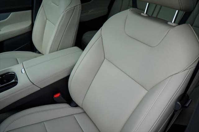 new 2025 Nissan Murano car, priced at $42,995