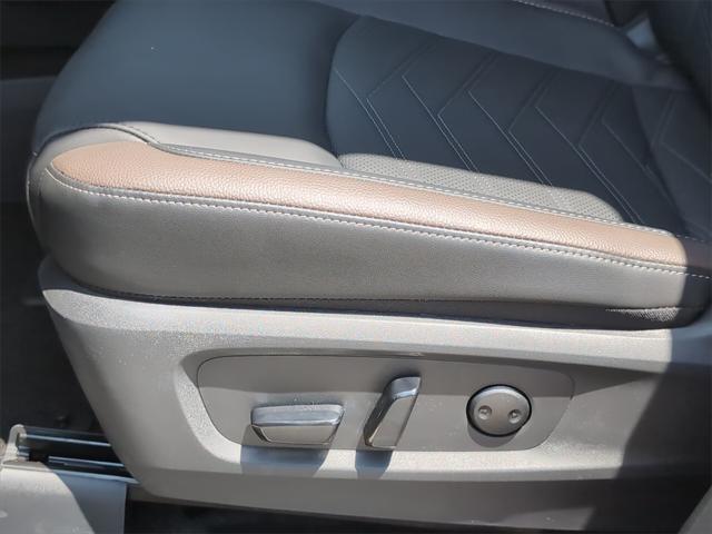 new 2025 Nissan Pathfinder car, priced at $47,921